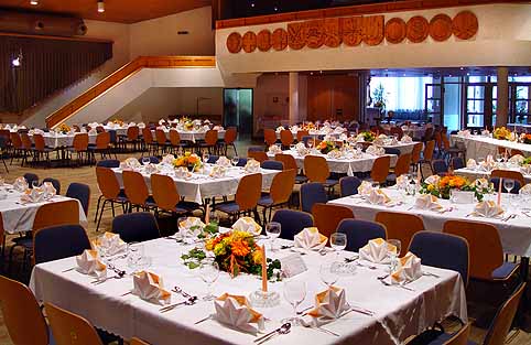 Alpenrosensaal  Hochzeit gedeck